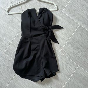 Francesca’s *NWT* strapless romper